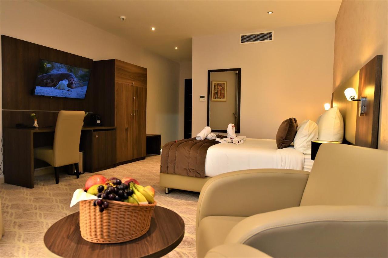 Mf Hotel Oran Bir El Djir Eksteriør billede