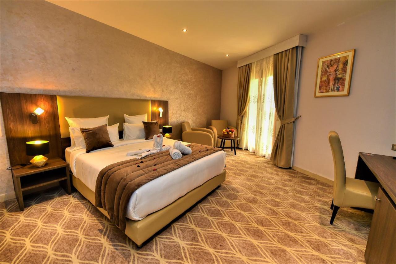 Mf Hotel Oran Bir El Djir Eksteriør billede